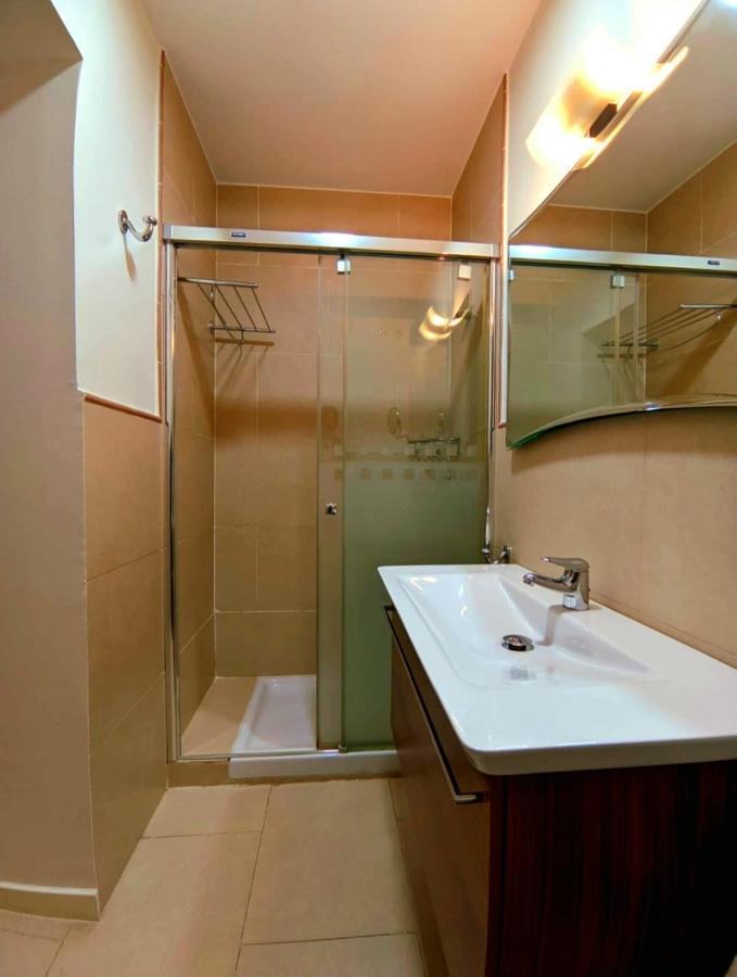 Apartamento Spinola Home เซบีญา ภายนอก รูปภาพ